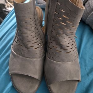 Grey wedge shoes